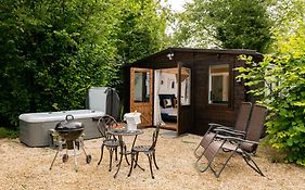 Copperbeech Hut - Romantic Hideaway With A Private Hot Tub